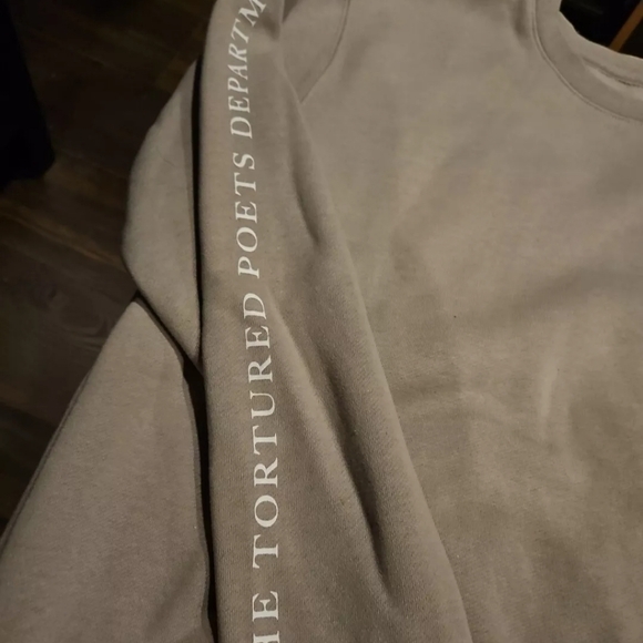 New Taylor Swift ttpd beige crewneck sweatshirt size small - Picture 9 of 12